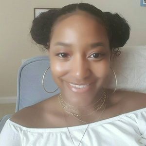 Meet your Posher, Aja